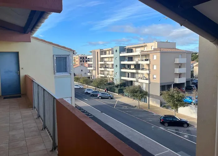 アパート Beautiful Near The *