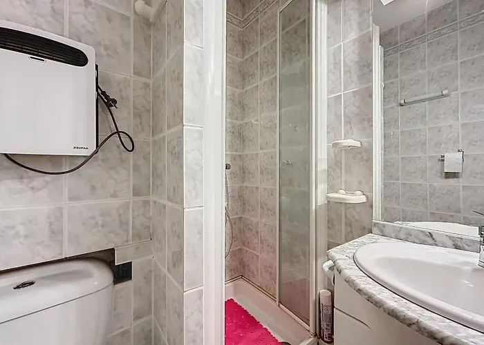 アパート Beautiful Near The *